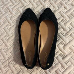 Vionic Black Flats with Elegant Ruching 10